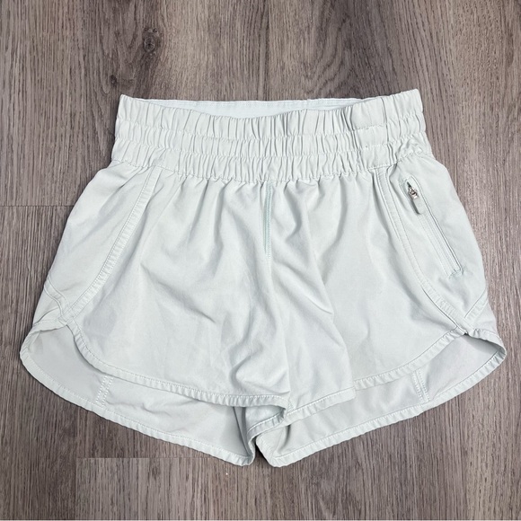 Lululemon Tracker Short V *4" Womens Size 4 Island Mist‎ Mint Green LW7AZ2S Run - Picture 1 of 8